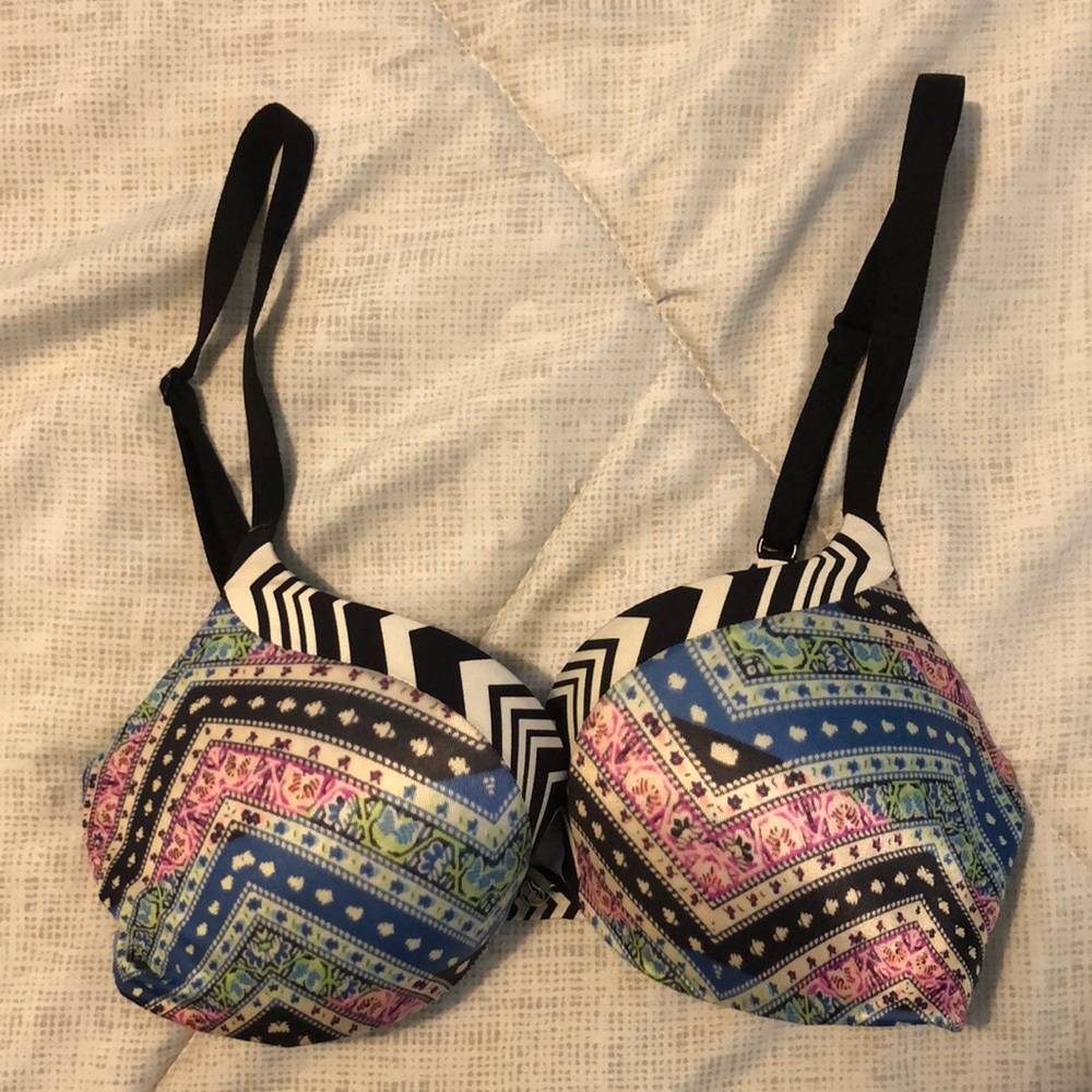 Victorias Secret Push Up Bra 32B